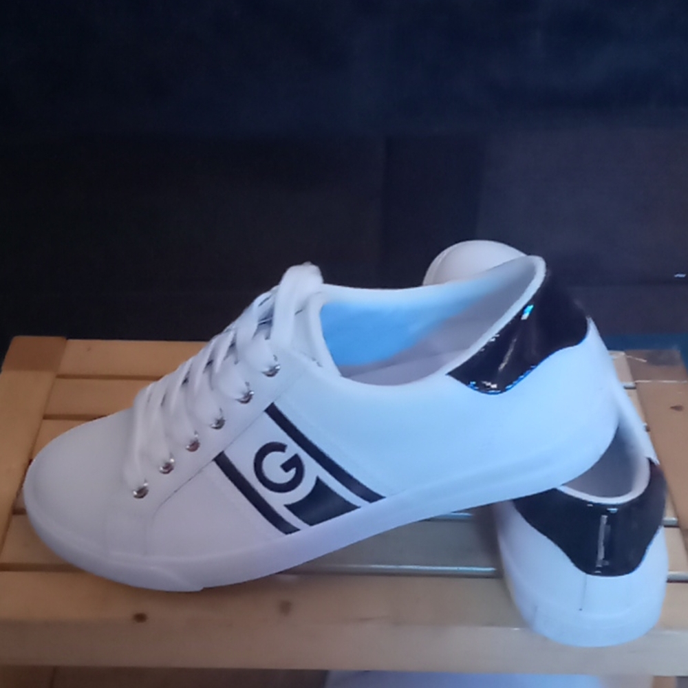 GBG shoes size 8(New)